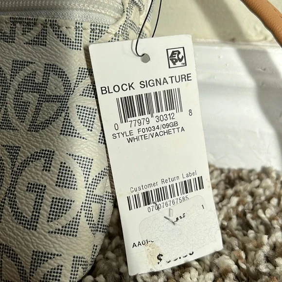 Brand new Giani Bernini small purse handbag clutch cream with navy signature non - Picture 6 of 9